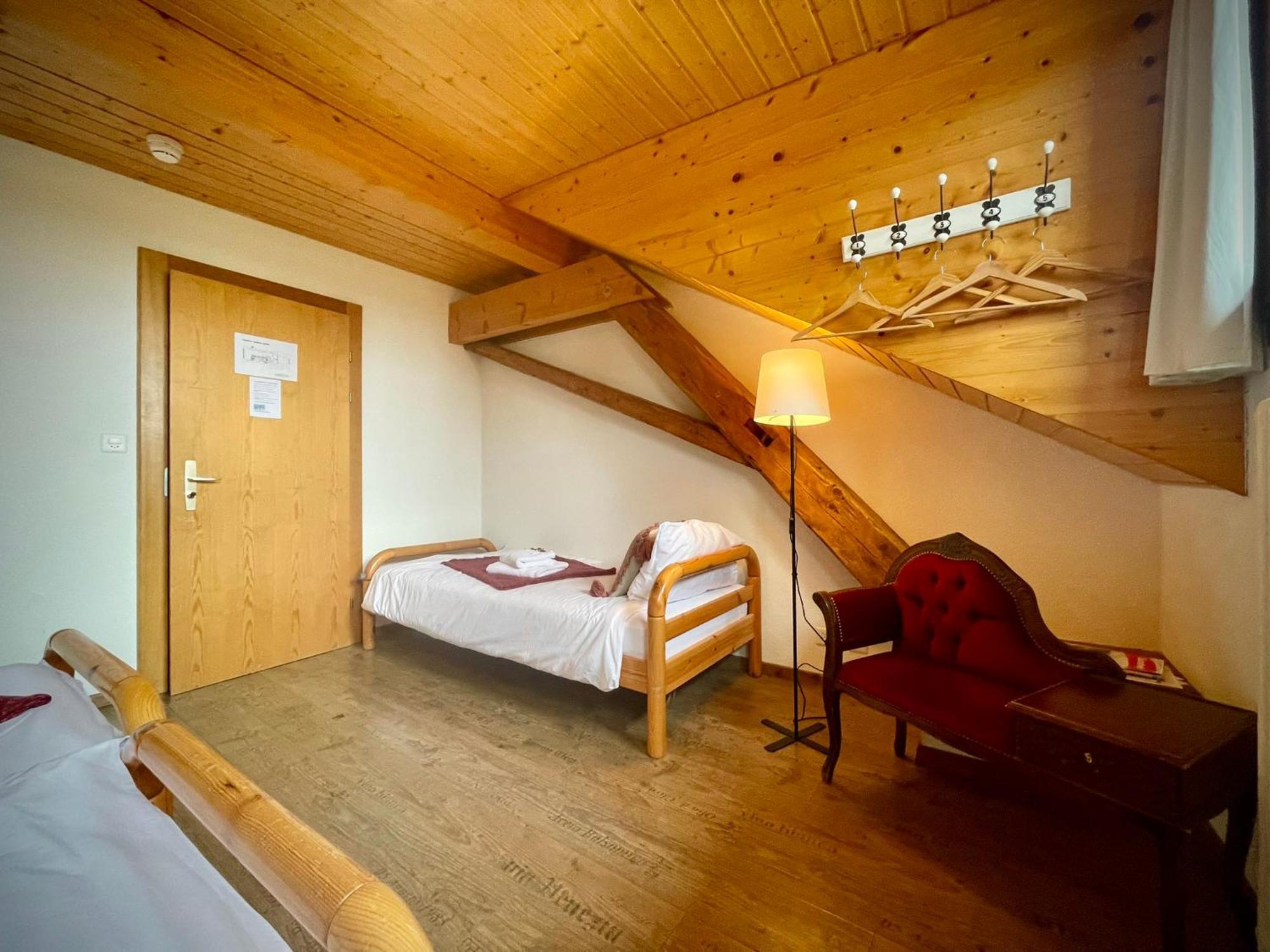 Hotel Restaurant Du Marchairuz Le Brassus Екстериор снимка