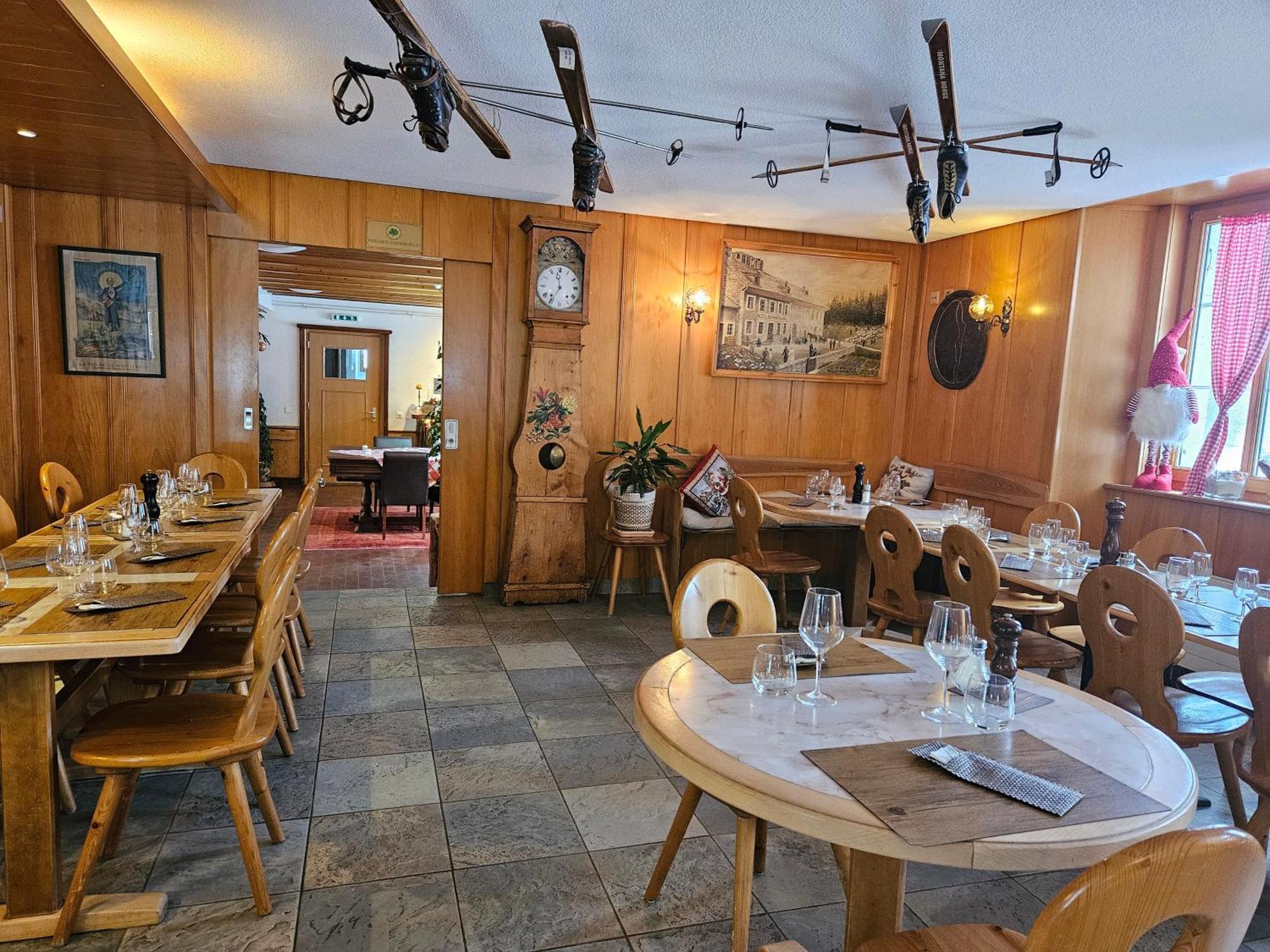 Hotel Restaurant Du Marchairuz Le Brassus Екстериор снимка